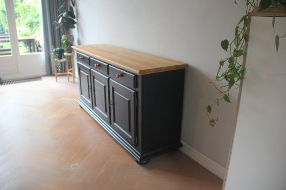 Credenza nera con piano e cassetti in rovere. – Credenze, Metal, Wood (photo 12 of 12)