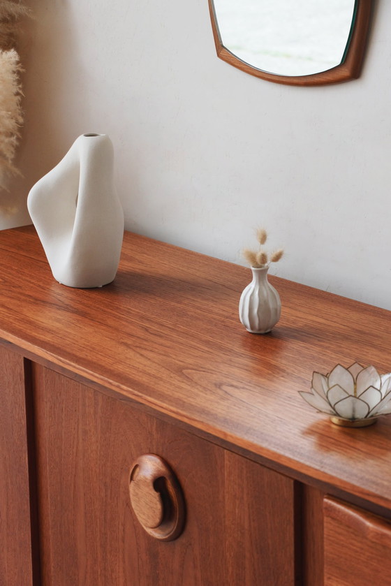Image 1 of Vintage Beautility Teak dressoir - jaren 60