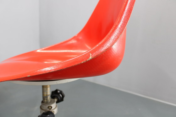 Image 1 of 1960er Jahre Miroslav Navratil Satz von acht Stühlen aus Fiberglas für Vertex, Tschechoslowakei