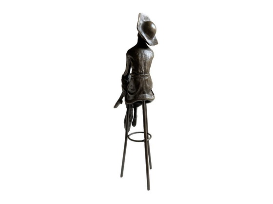 Image 1 of Elegante Bronzeskulptur Frau mit Hut