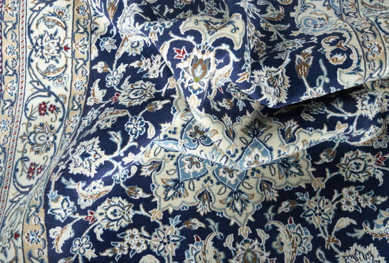 Image 1 of Handgeknoopt Perzisch tapijt - Nain 9La met zijde - 220 x 135 cm