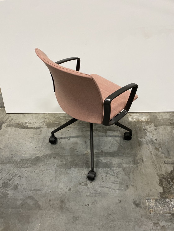 Image 1 of Chaise Ahrend Well - roze