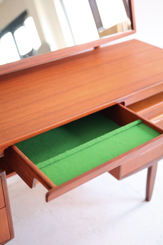 Tocador/escritorio G-Plan, Victor Wilkins, década de 1960. – Wood (photo 5 of 9)