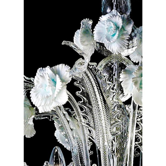 Image 1 of Lámpara de araña de lujo romántica veneciana de cristal de Murano con motivos florales en blanco y transparente.
