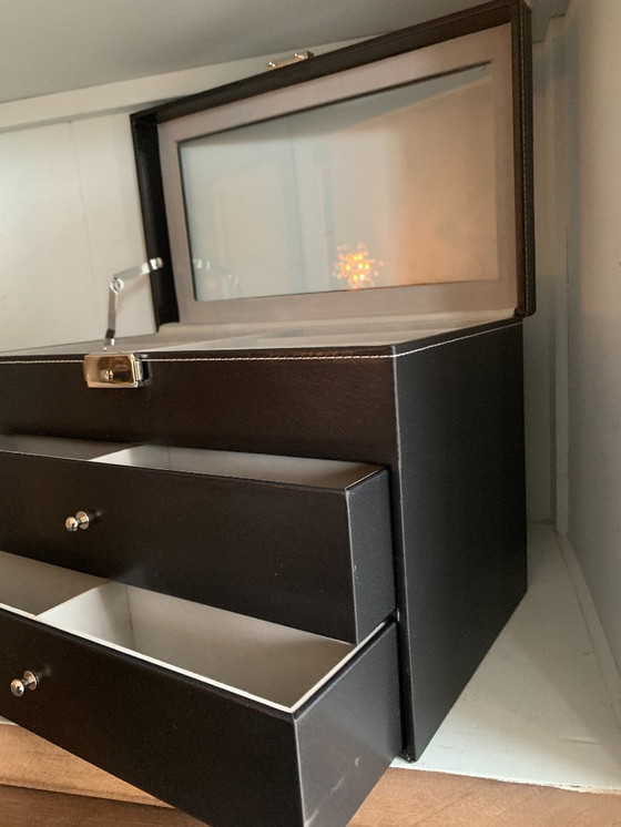 Image 1 of Lederen Horlogekist t.b.v. van 18 dwarsliggende horloges