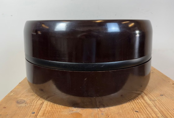 Image 1 of Grote industriële bakelieten dubbelzijdige fabrieksklok van Pragotron, jaren 50