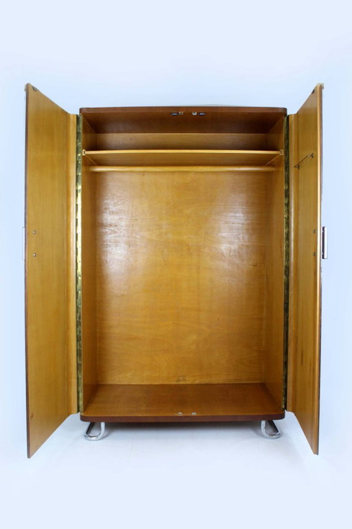Armoire Bauhaus en acier chromé et tubulaire de Hynek Gottwald, années 1940
