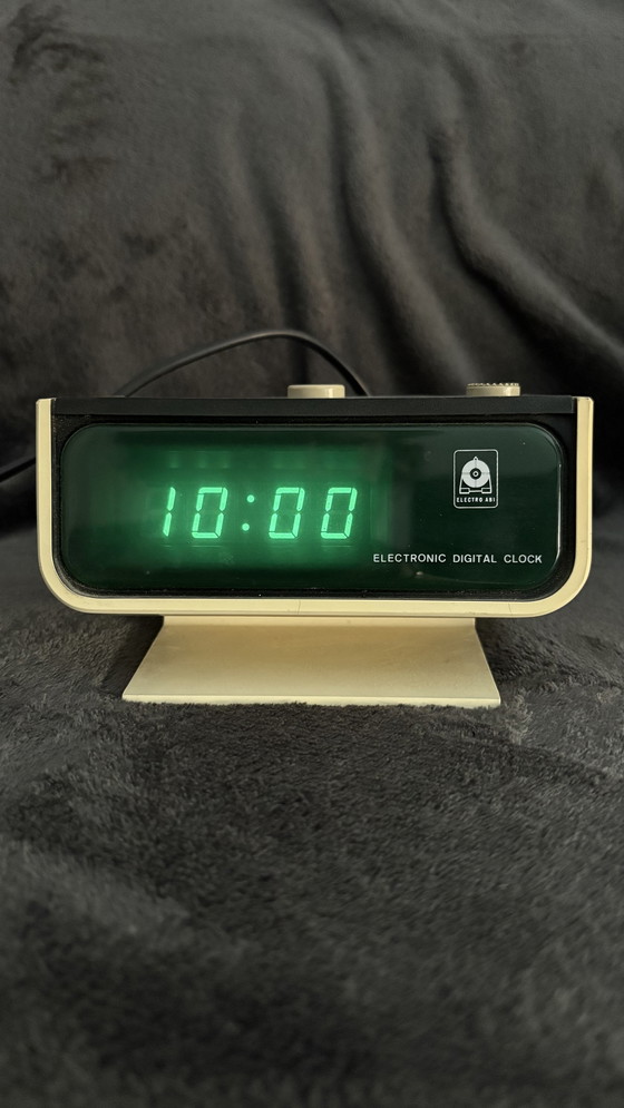 Image 1 of Space Age Clock