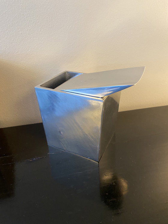 Image 1 of XO-asbak van Starck, model Ray Hollis