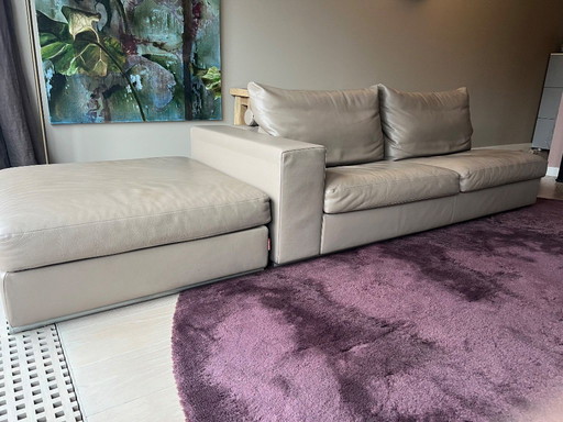 Divano Flexform Groundpiece con pouf - pelle tortora