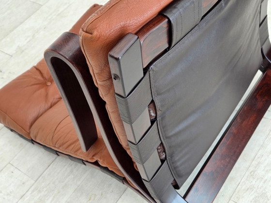 Image 1 of Años 70, diseño noruego de Else & Nordahl Solheim, juego de 2 sillas con reposapiés, modelo "Kengu".