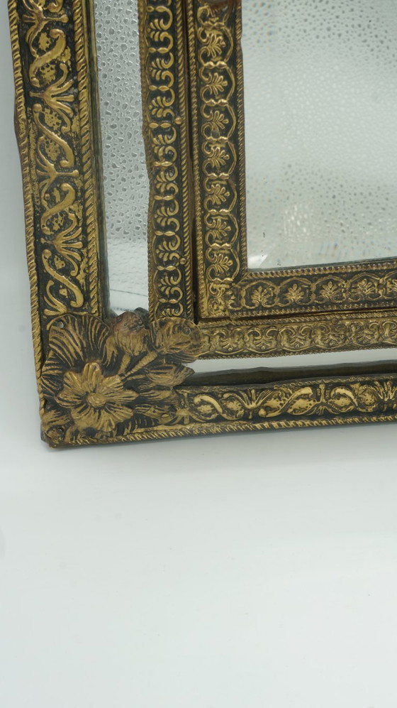 Image 1 of Niederländischer antiker, verzierter Messing-Galeriespiegel, Bürsten, Wandglas, Kupferschrank