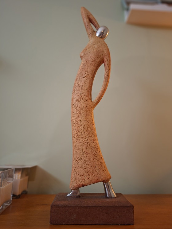 Image 1 of Statue métal et pierre femme abstraite