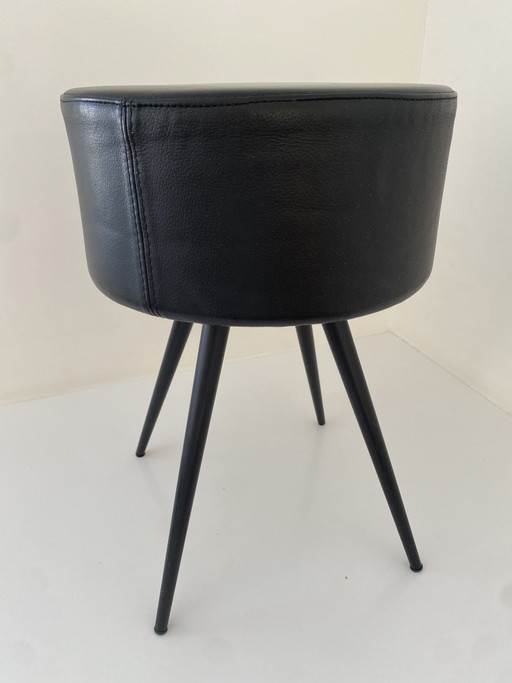 Vintage-Hocker im italienischen Design – ZEUS Milano – Schwarzes Leder & Metall