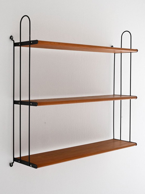 Image 1 of Scaffale scandinavo "Hylla" vintage del 1960 in rovere e metallo
