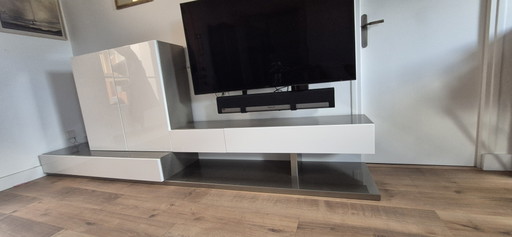 Roche Bobois TV-Möbel, weiß und champagnerfarben lackiert