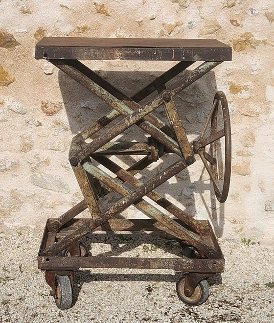 Image 1 of old industrial lifting table, industrial lifting table, machine tool furniture, jack