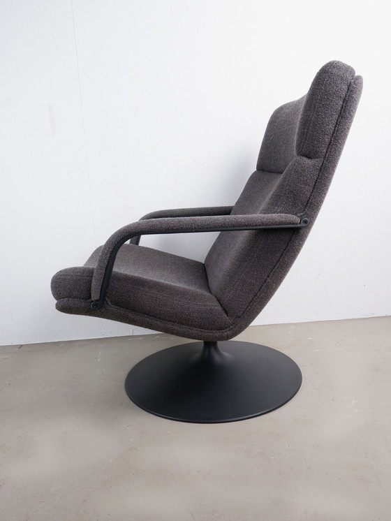 Image 1 of Artifort F156 Swivel Armchair