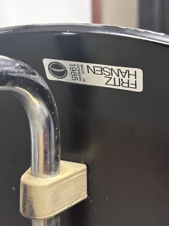 Image 1 of Silla de tres patas Fritz Hansen de 1985, diseño danés