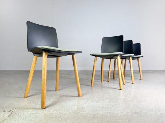 Image 1 of Conjunto de 4 sillas Vitra HAL Wood con cojín de asiento Jasper Morrison Design