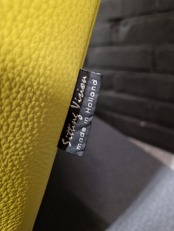 Image 1 of Vision assise avec Hocker (L'avenir)