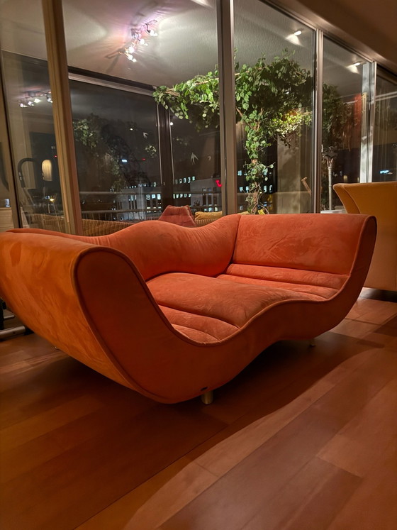 Divano Bretz arancione. – Divani, Velluto, Legno (photo 3 of 7)