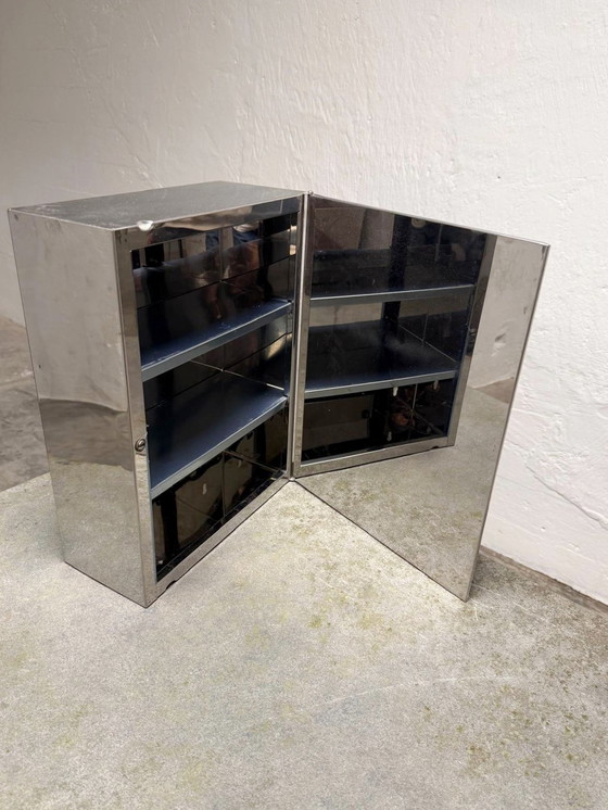 Image 1 of Medizinschrank