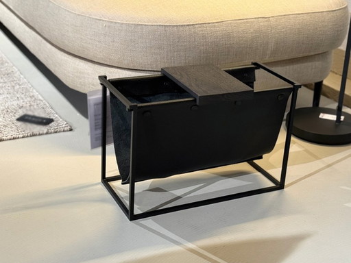 Mesa de lectura con tocadiscos