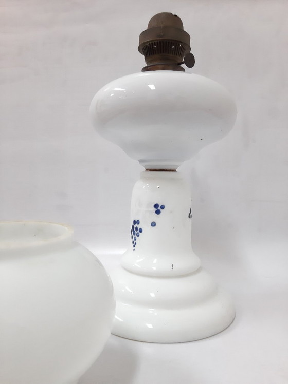 Image 1 of Lampada a olio francese antica in porcellana