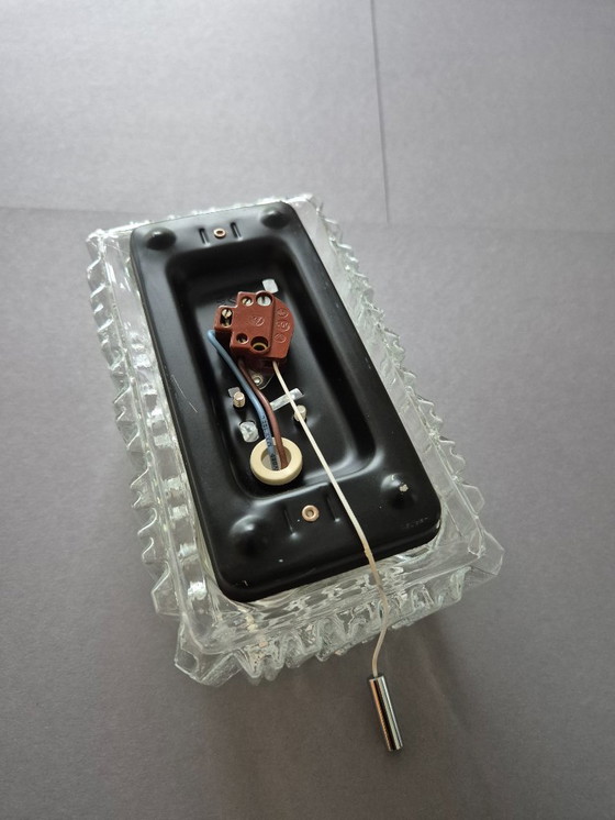 Image 1 of Glashütte Limburg wandarmatuur van ijsglas met trekschakelaar, vintage lamp uit 1960