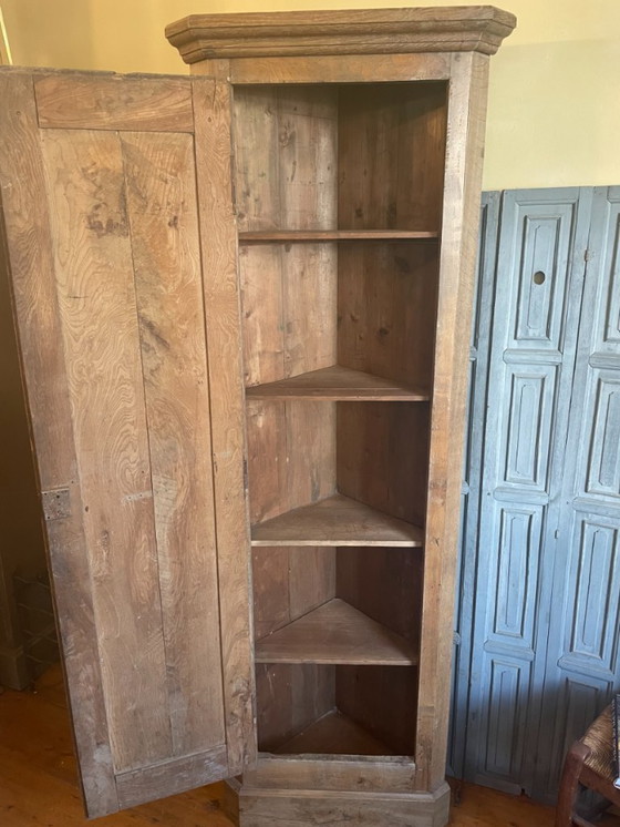 Image 1 of Armario de esquina antiguo francés del siglo XIX.