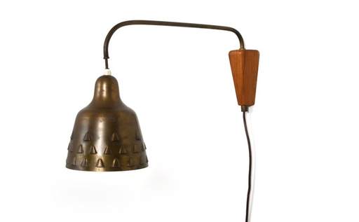 Lámpara de pared danesa de latón y teca, años 50