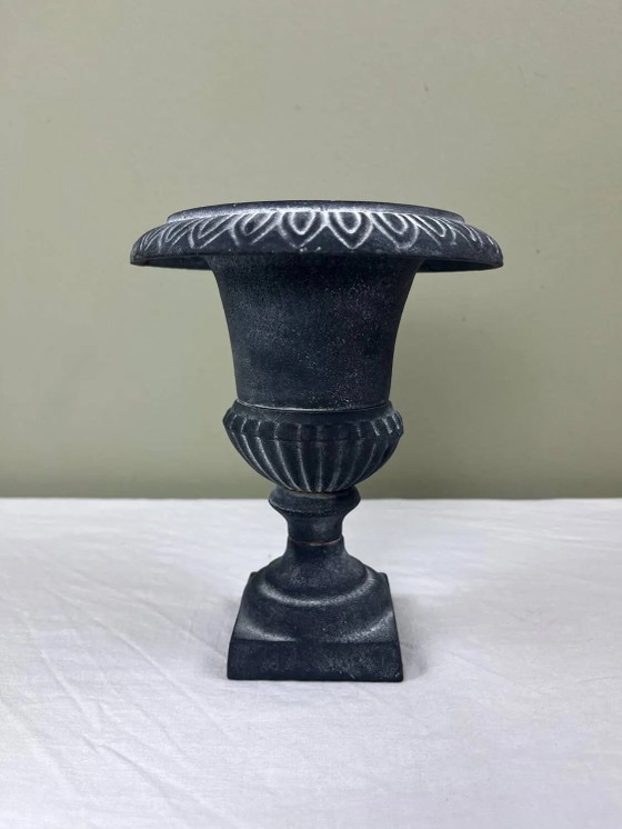 Cast iron Medici vase (photo 2 of 11)