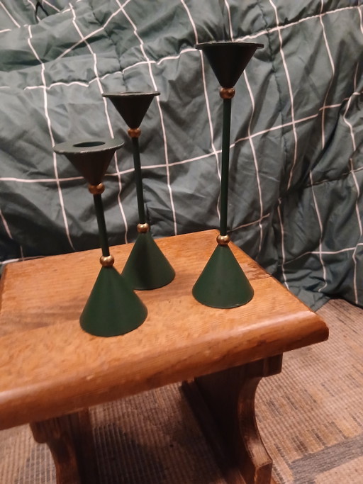 Vintage-Kerzenständer im Memphis-Stil – Memphis Milano, kandelaars en kaarsen, Metal