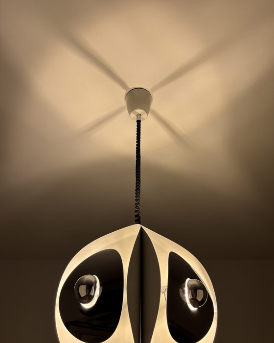 Image 1 of Goffredo Regianni Italien Space Age Pendelleuchte, 1970er Jahre, weiß lackiertes Metall &amp; Chromschilde, Mid Century, Industr