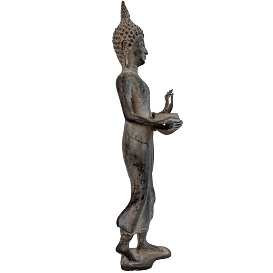 Buda tailandés de bronce de pie con cuenco de limosnas y Abhaya Mudra - 29 cm – Esculturas, Bronze (photo 4 of 10)