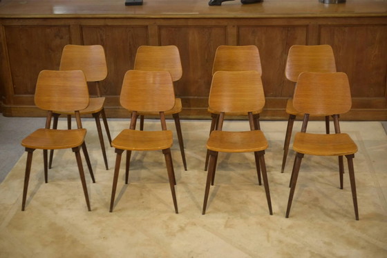 Set di 8 sedie in rovere degli anni '60. – Sedie da pranzo, Legno, Vintage (photo 4 of 11)