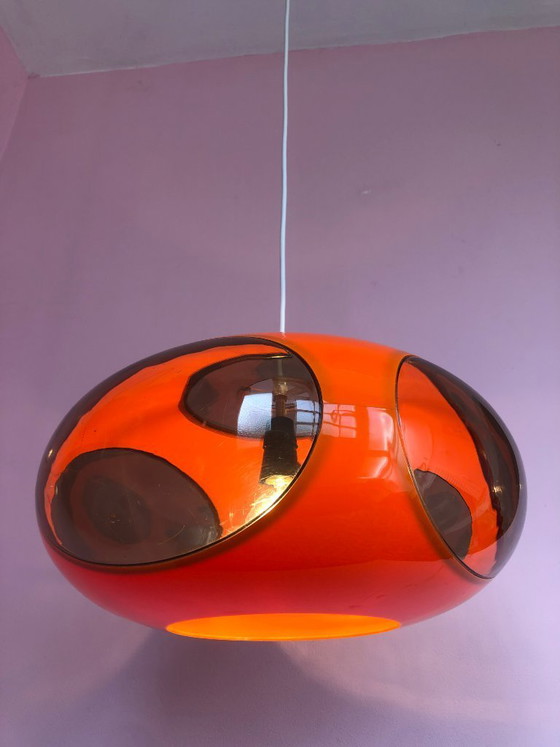 Image 1 of Lampada arancione "occhio di insetto" in stile era spaziale.