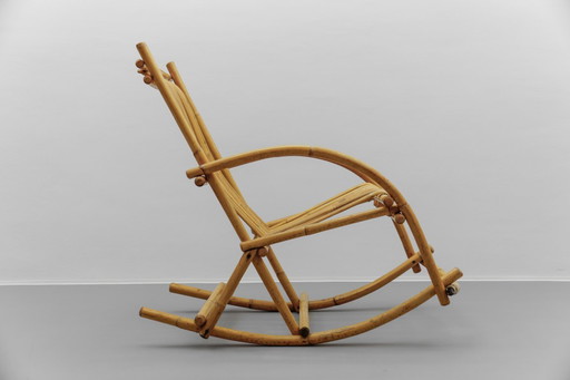 Sedia a dondolo in rattan e bambù, stile Mid-Century Modern, anni '60
