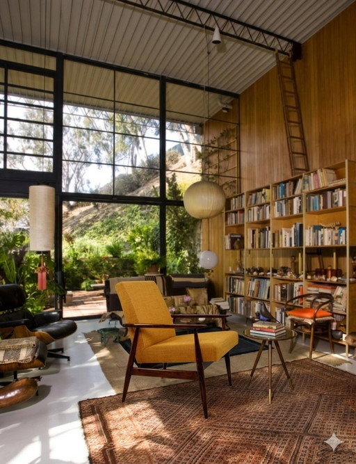 Poltrona in stile moderno di metà secolo color ambra, design Hermès di H.Lis.