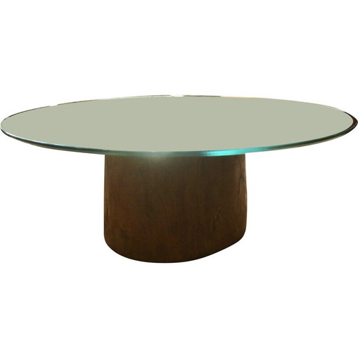 Mesa de centro estilo bohemio con tocón de árbol antiguo tallado vintage y tapa de cristal circular