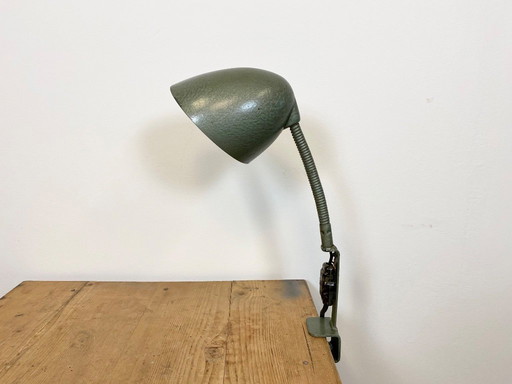 Grüne, industrielle Bakelit-Tischlampe mit Schwanenhals, 1960er Jahre