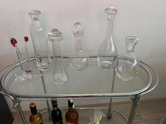 Image 1 of Serveertrolley van glas en aluminium met 5 karaffen