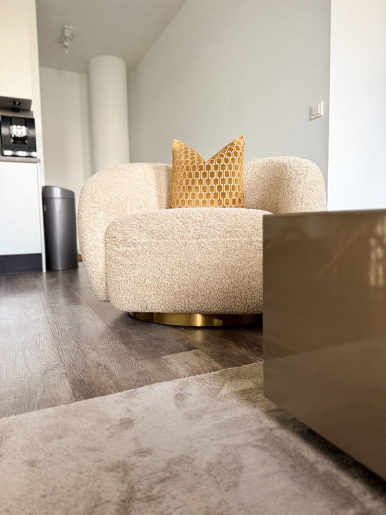 Image 1 of Fauteuil pivotant Eichholtz Diego Canberra Sand