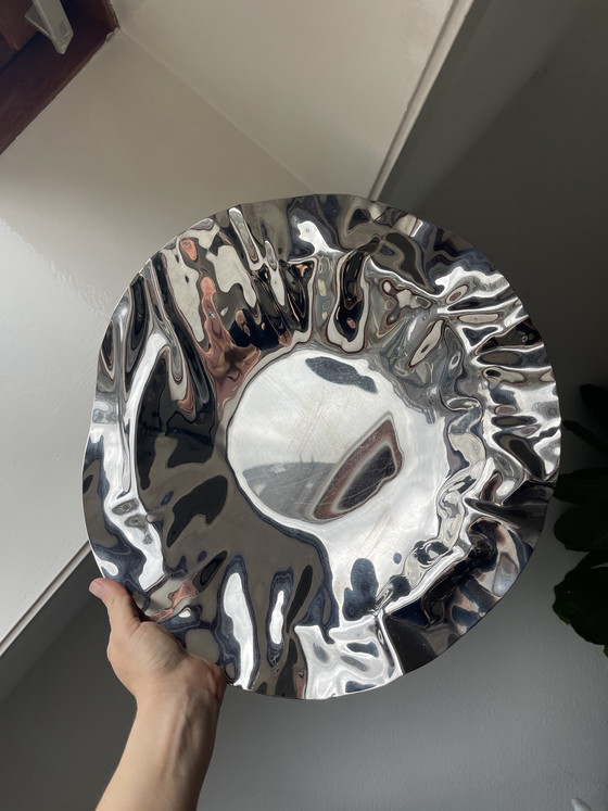 Image 1 of Plateau extra large iconique « Joy n.1 » d'Alessi | 42 cm, acier inoxydable | Icône du design italien