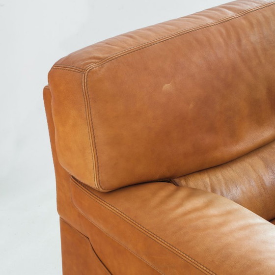 Poltrona in pelle cammello, realizzata da Roche Bobois. Vintage - Francia, anni '80. – Poltrone, Leather (photo 9 of 18)