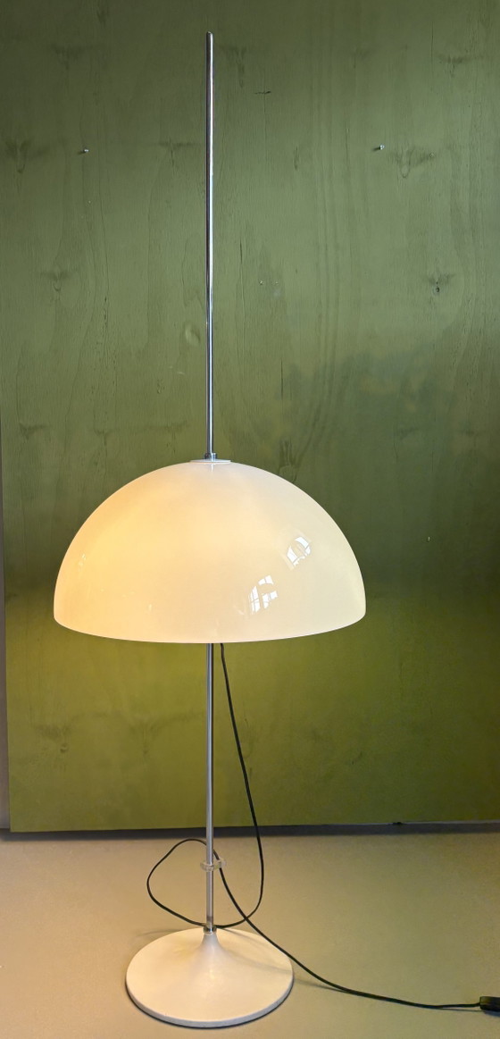 Gepo Space Age Mushroom adjustable floor lamp – Floor lights, Plastic (photo 7 of 9)