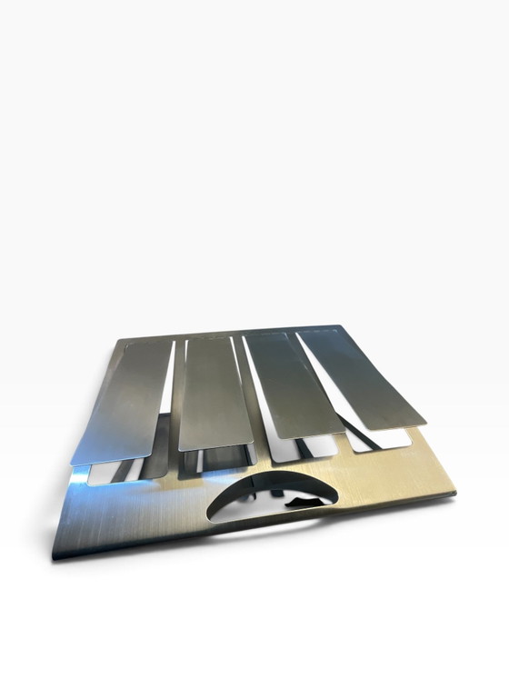 Porte-revues Design Minimaliste. Space Age / Postmoderne Années 80/90 – Metal (photo 9 of 15)