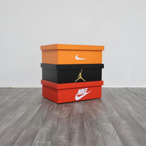 Image 1 of Scarpiera Sneakers A Forma Di Scatole Design Anni 2000