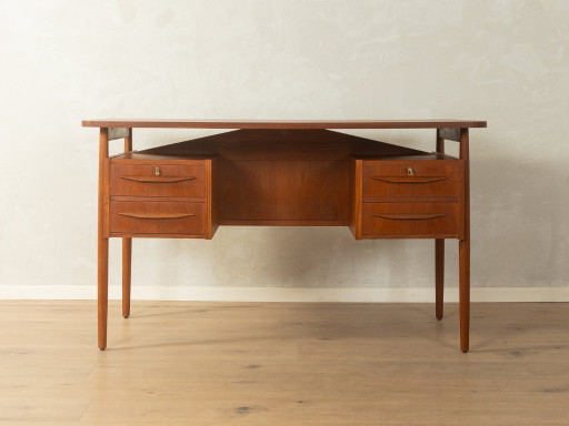 Bureau uit de jaren 60 van Gunnar Nielsen Tibergaard – Wood
